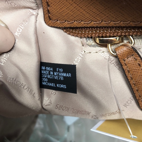 Nwt Michael Kors Bundle Jet Set travel +wallet - Picture 6 of 7